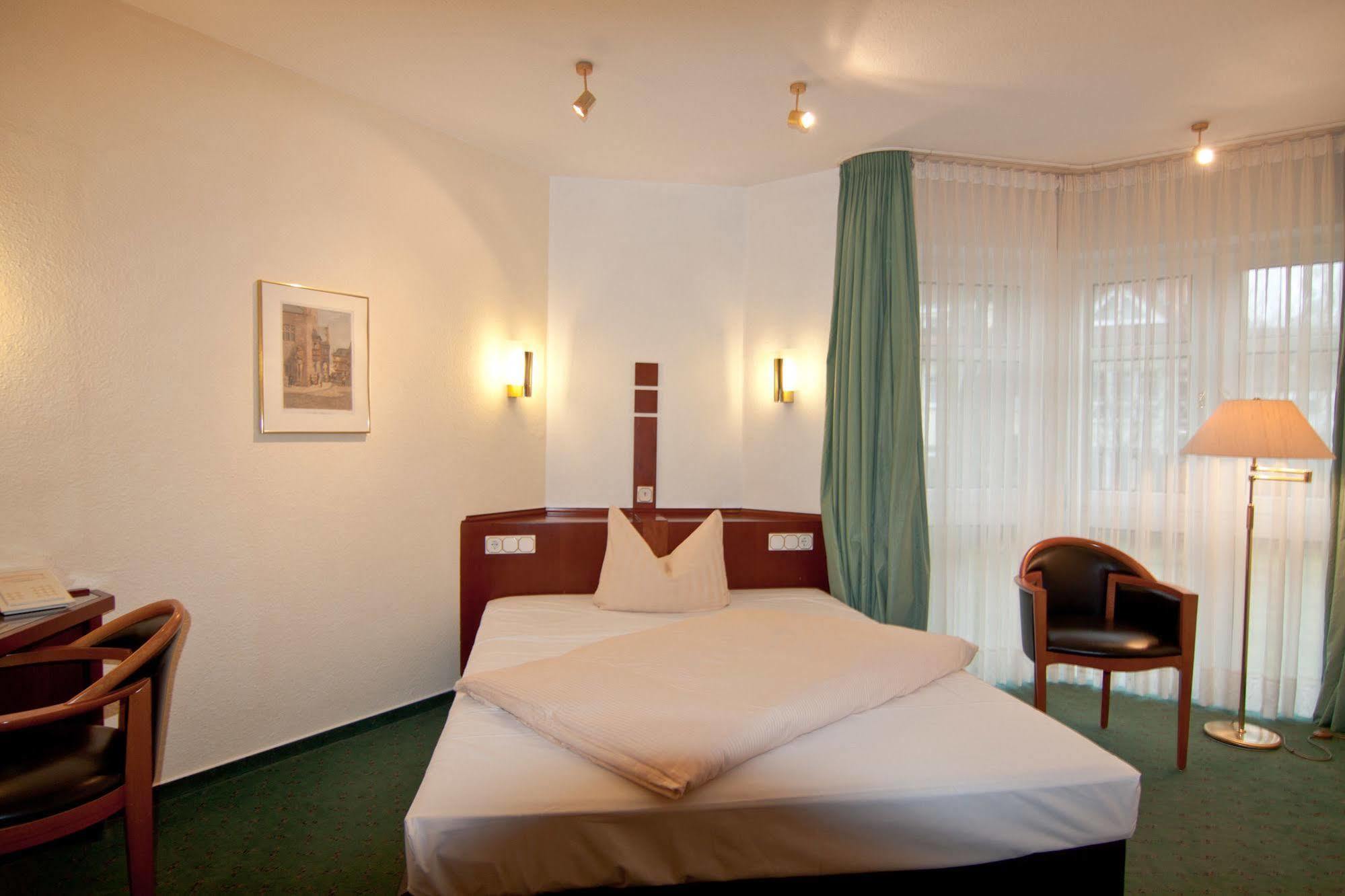 Parkhotel Unter Den Linden 할버슈타트 외부 사진
