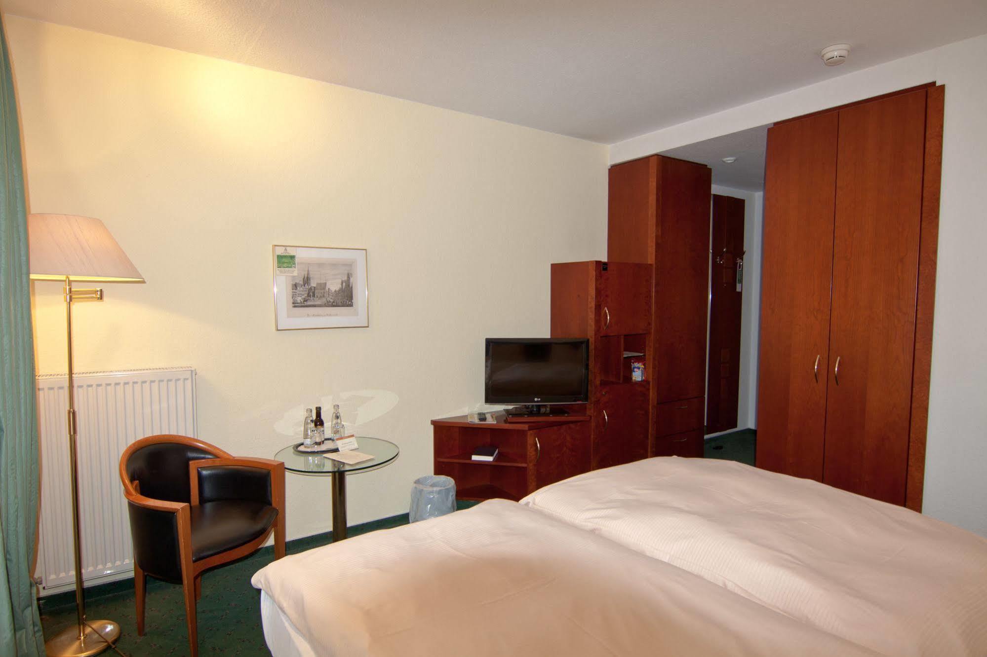 Parkhotel Unter Den Linden 할버슈타트 외부 사진